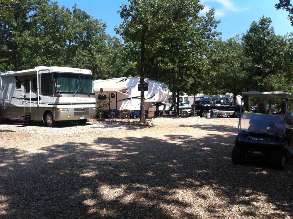Majestic Oaks Campground - Photo 2