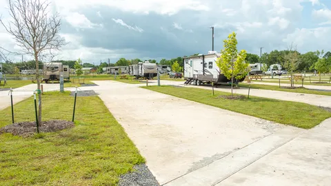 Pull-Thru site — image 1 of 2