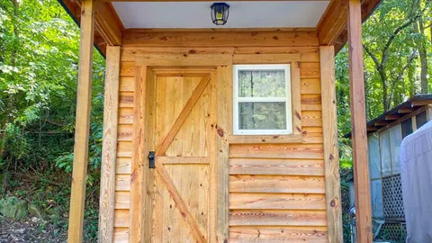 Tiny Cabin — image 1 of 4