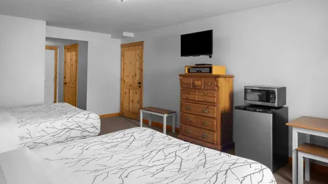 Beach Hotel - Studio (Sleeps 4) — image 2 of 4