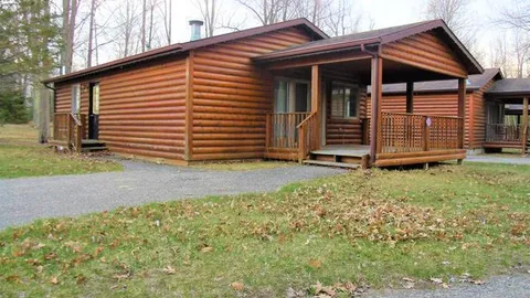 Deluxe Cabin — image 1 of 7