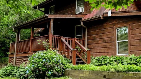 Green River Guest House — image 1 of 18