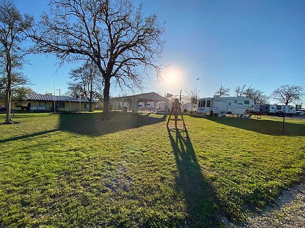 Great Escapes RV Resort - Austin Oaks - Photo 3