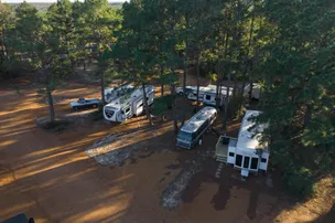 The Pines at Bastrop RV Park – photo 4