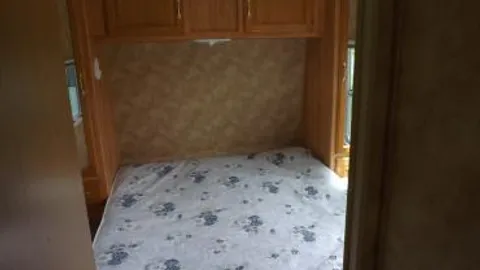 Hornet RV Rental — image 2 of 9