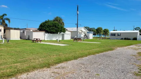 30/50 Amp Full Hookup RV Site — image 4 of 4