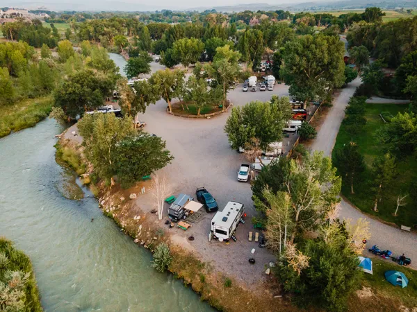 Riverbend RV Park & Cabins campground