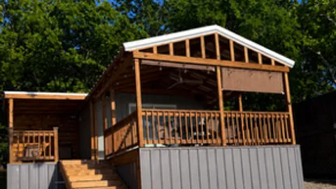 Cabin 9 — image 1 of 8