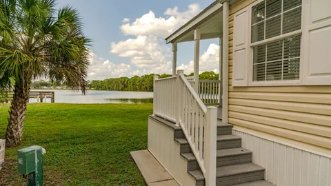 Platinum 1 Bedroom Lake View Rental — image 7 of 7