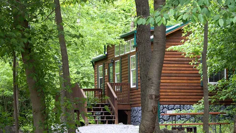 2 Bedroom Luxury Cottage — image 2 of 13