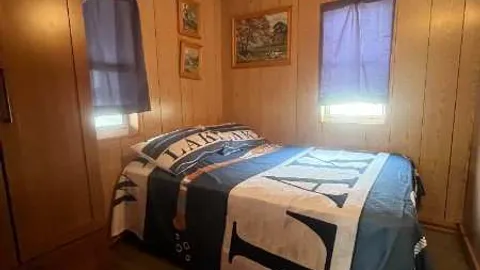 Cabin 7 — image 2 of 6