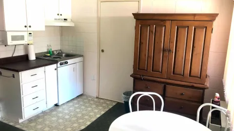 Standard Coach Room — image 2 of 12
