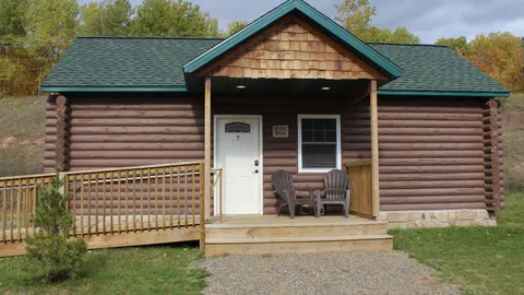 Luxury Cabin — image 1 of 4