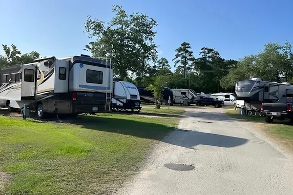 Salt Bayou Kampground – photo 1