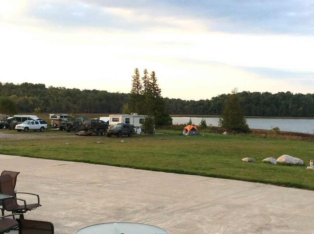 20/30 amp Deluxe Inland Lake RV Site