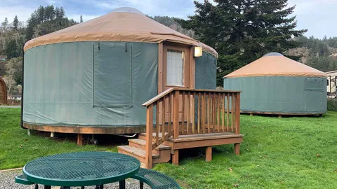 Yurt — image 1 of 4