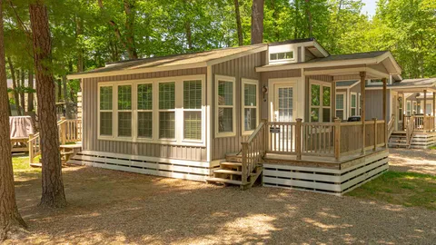 Cottage 1 Bedroom Queen — image 2 of 7