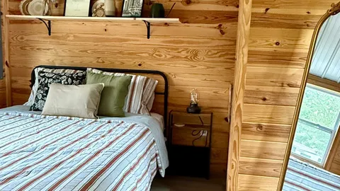 Lakeview Retreat Farmhouse Cabin - 1BR/1BA — image 9 of 9