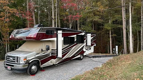 Premium Full Hookup Creekside Site — image 2 of 11