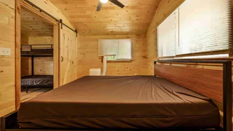 Lakeside Cabin — image 6 of 6