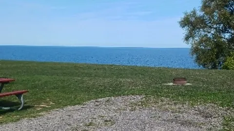 30/50 AMP Deluxe Water View Site — image 2 of 5