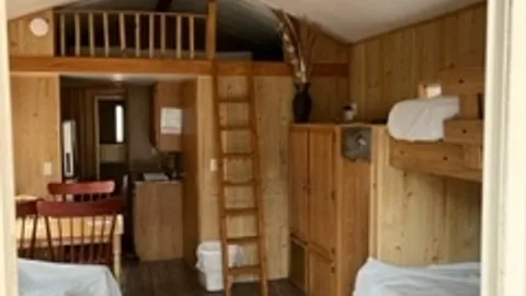 Standard Cabin — image 2 of 4