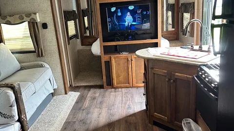 Rental RV- Middle — image 1 of 8