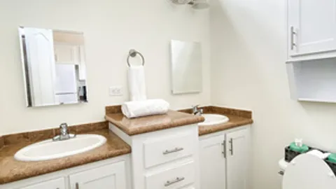 Poolside Cottage - Heart (4 Person) — image 15 of 15