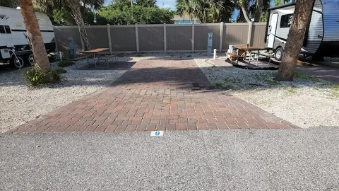 30/50 AMP ZONE D FULL HOOK UP RV SITE — image 2 of 3