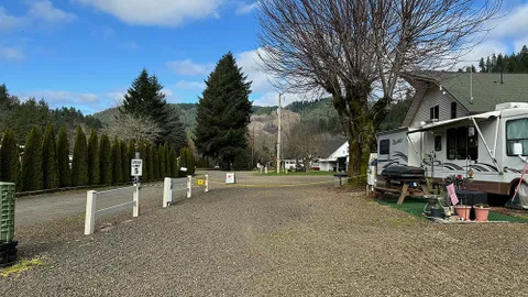 30 Amp River Pull-Through RV Site — image 3 of 3