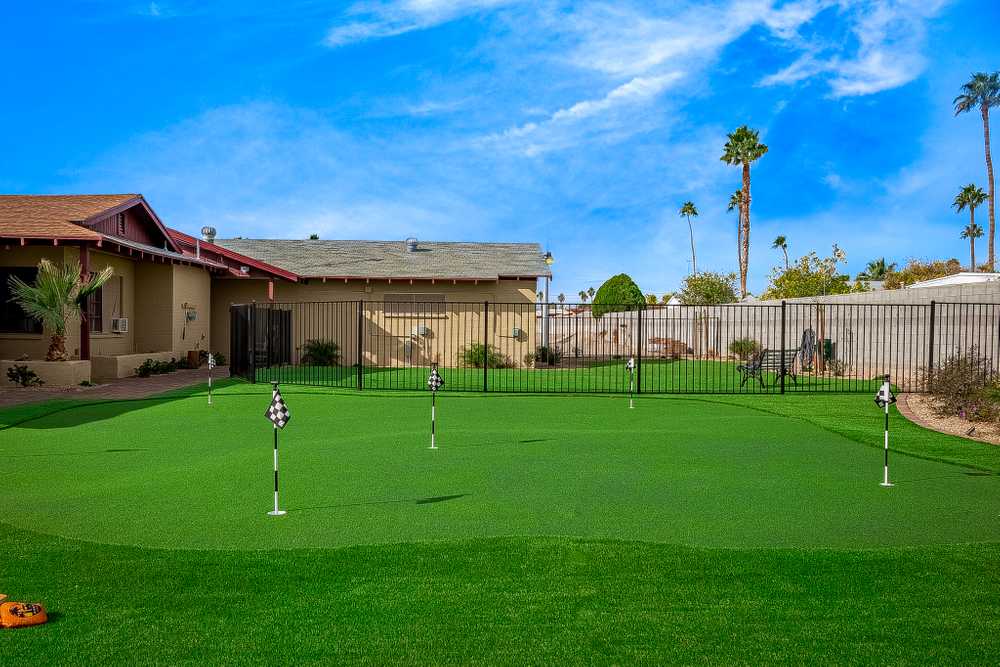 Desert Holiday RV Resort - Photo 5