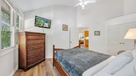 2 Bedroom 2 Bath Suite — image 2 of 6