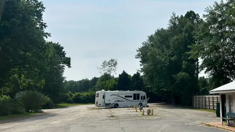 30/50 amp Full Hookup Back-in RV — image 1 of 1