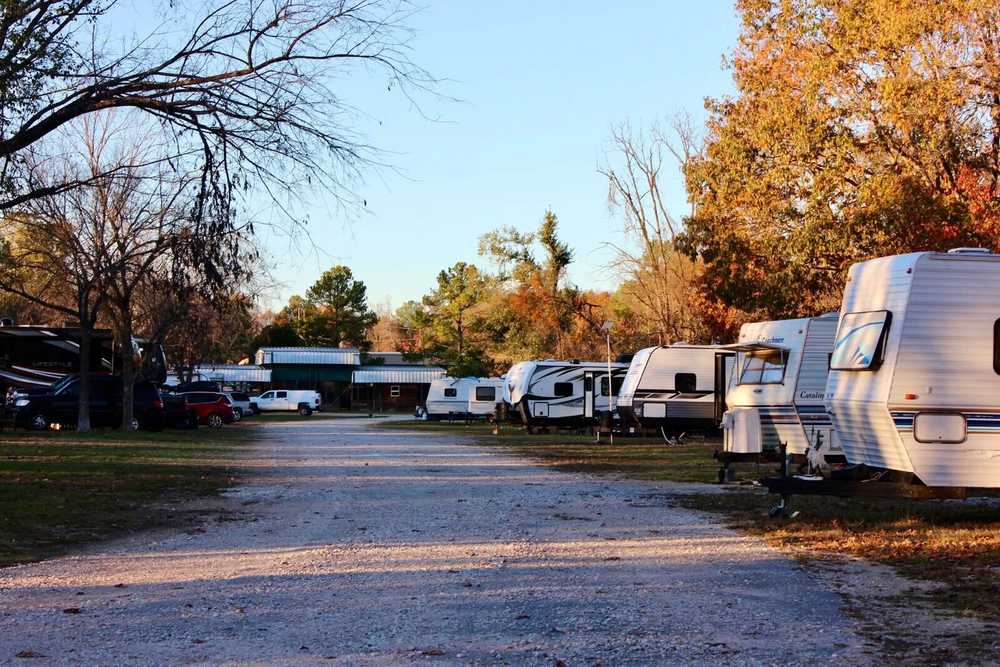 Beaver Lake RV Park & Glampground, Rogers, Arkansas - Photo 2