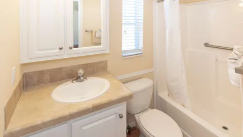 Gold 2 Bedroom Rental — image 6 of 6