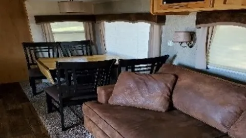 6 Person Rental Trailer — image 2 of 8