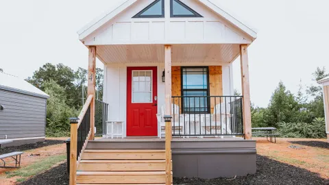 Double Loft Lakeview Cabin — image 1 of 10