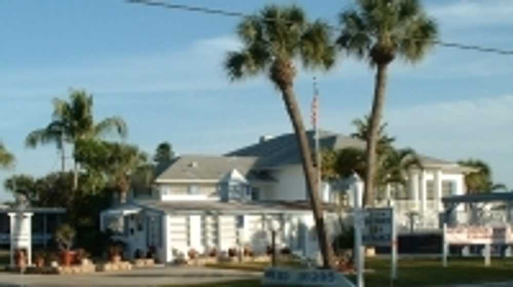 Southern Breeze, Ft. Myers, Florida - Photo 2