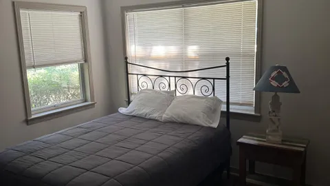 Deluxe Cabin — image 9 of 9