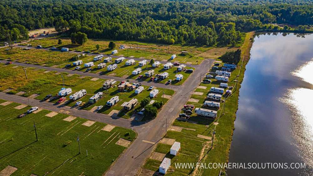 Cook's Lake RV Resort and Campground, Memphis, Tennessee - Photo 4