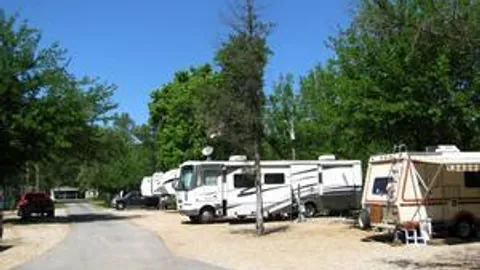Full Hookup RV Site — image 6 of 6