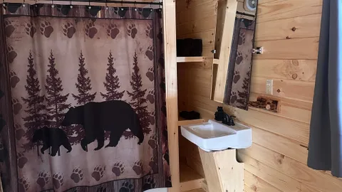 Deluxe Cabin — image 2 of 19