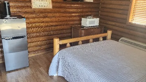 CABIN RENTAL — image 2 of 4
