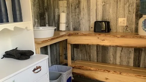 Rustic Cabin (with power) — image 8 of 8