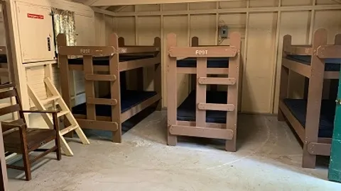 Hang 10 Bunk Cabin — image 3 of 3