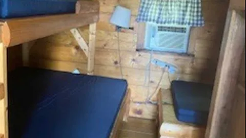 Cabin 3 — image 2 of 5