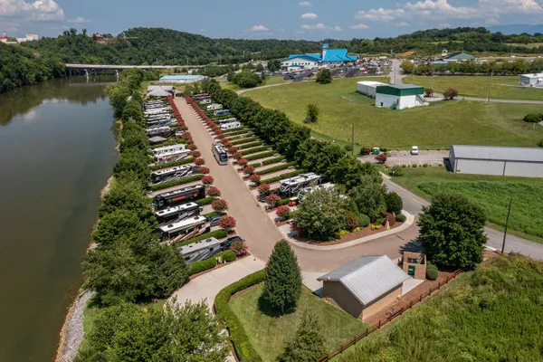 Two Rivers Landing RV Resort - Sevierville, Tennessee campground