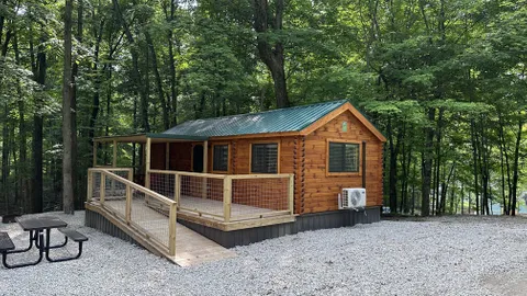 Yogi Bear™ Deluxe Cabin-Wheelchair Friendly — image 1 of 1