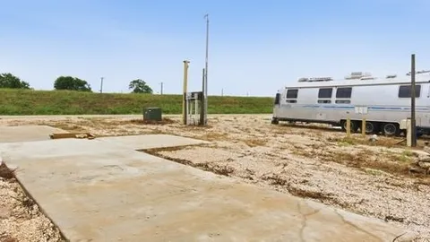 Full Hookup RV Site — image 1 of 4