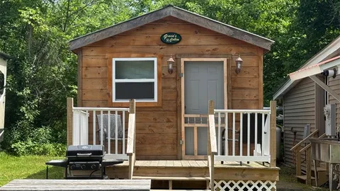 Gracie's Cabin — image 1 of 5